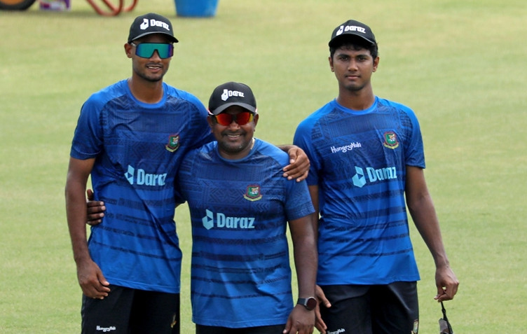 কোচ হেরাথকে যে প্রস্তাব দিয়েছে বিসিবি