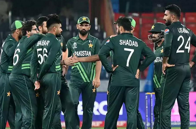নিউজিল্যান্ডের বিপক্ষে মাঠে নামার আগেই বড় ধাক্কা খেল পাকিস্তান