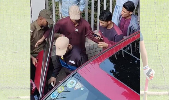 আঘাত পেয়ে ব্যান্ডেজ নিয়ে মিরপুর ছাড়লেন তামিম