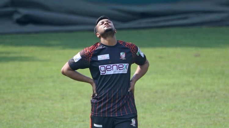 বিপিএলের আগে দুংসংবাদ পেলেন সাকিব