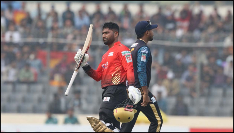 চরম উত্তেজনায় শেষ হল কুমিল্লা-ঢাকার মধ্যে প্রথম ম্যাচ- দেখেনিন ফলাফল
