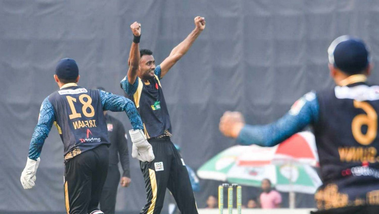 উদ্বোধনী ম্যাচেই শরিফুলের দারুণ হ্যাটট্রিক