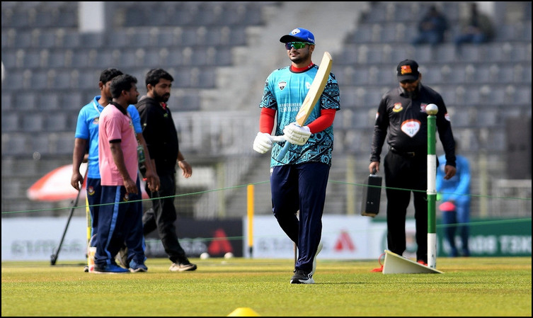 সাকিব ফেরায় বড় বিপদে রংপুর!