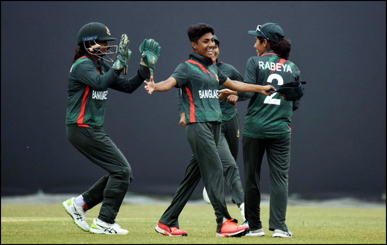 ত্রিদেশীয় সিরিজে পাকিস্তানকে গুঁড়িয়ে দিলো বাংলাদেশ