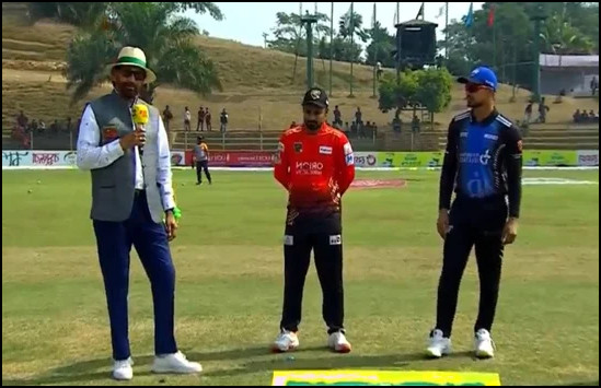 হাইভোল্টেজ ম্যাচে টস জিতে ব্যাটিংয়ে বাবরের রংপুর, দেখেনিন দুদলের চমক ভরা একাদশ