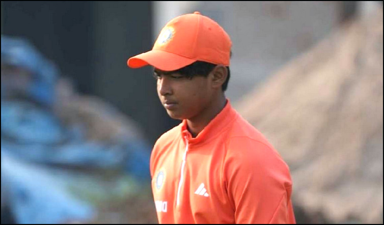 মাত্র ১২ বছর বয়সেই অভিষেক!