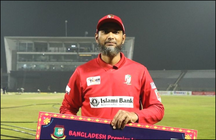 বিপিএলে স্ট্রাইক রেটে তাদের থেকে রিয়াদ ভালো! তারপরও নেই টি-২০ বিশ্বকাপ ভাবনায়