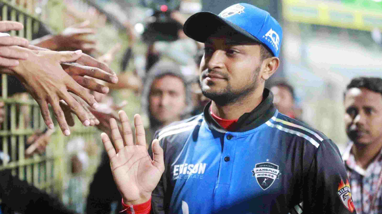 বিপিএলের উইকেট নিয়ে নিজের কথা জানালেন সাকিব