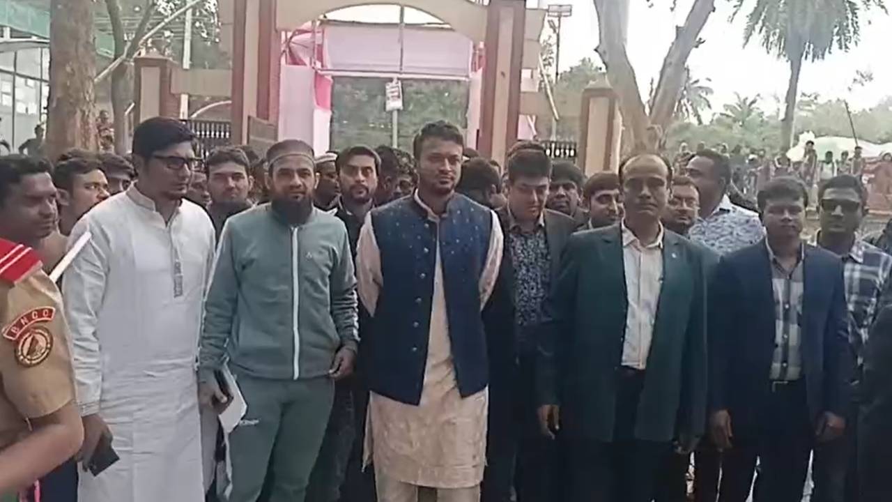 এক ম্যাচ ভালো খেলেই যেকারণে মাগুরায় সাকিব!