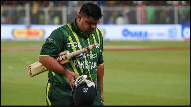 আমাকে ঝুলিয়ে রাখবেন না! যে কারণে বললেন আজম খান