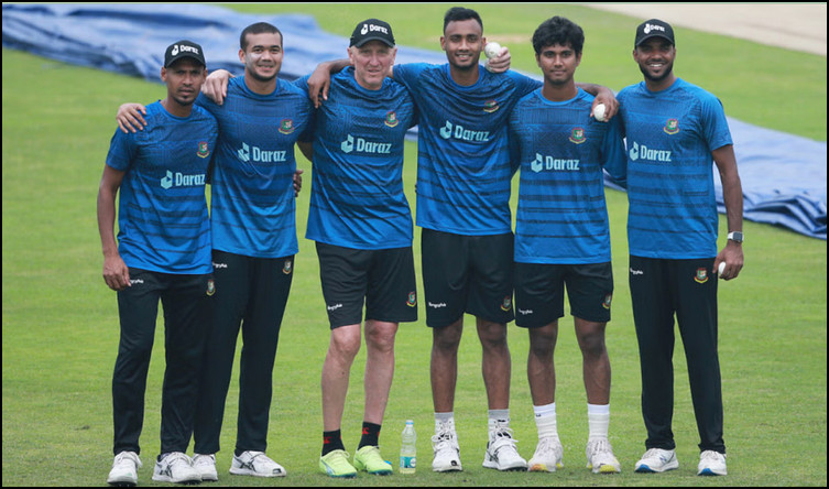 ডোনাল্ডের চোখে এবারের বিপিএলের সেরা বোলার যে!