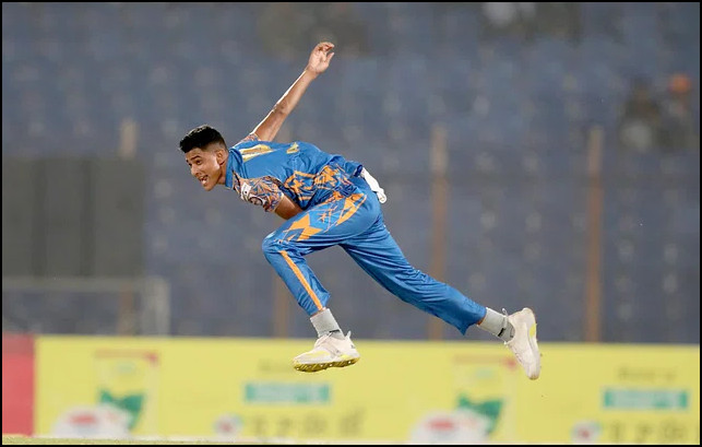 এবারের বিপিএলে বড় পাওয়া গতির দানব নাহিদ!