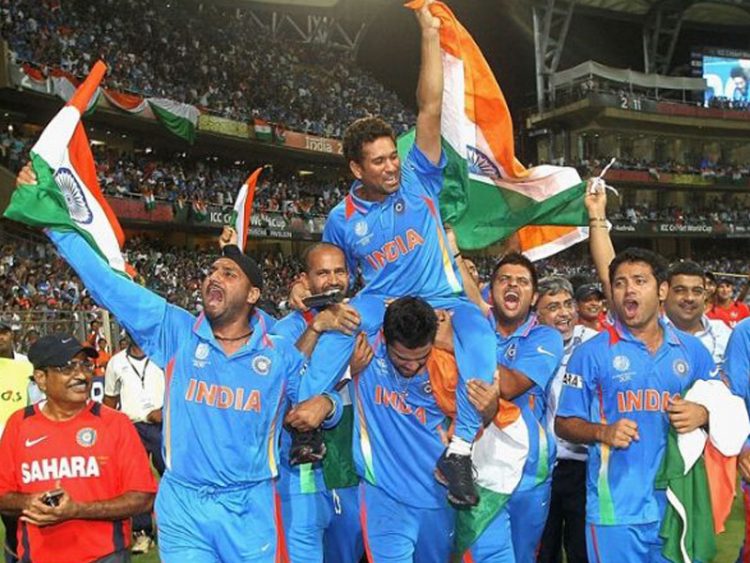 ভারতীয় দুই তারকা ক্রিকেটারের বাড়িতে বড় মাপের ডাকাতি! 
