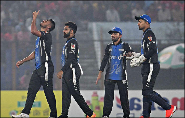 শেষ ওভারে চরম নাটকীয়, শেষ হলো তামিম-সাকিব লড়াই!