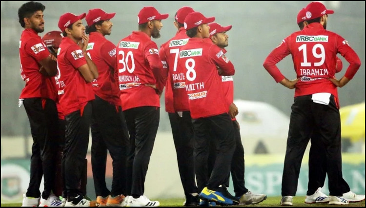 প্লে-অফ নিশ্চিত করে তারকা ক্রিকেটার দলে ভেড়াল বরিশাল
