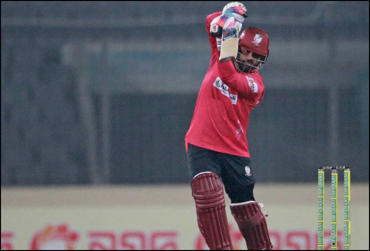 ফাইনালের আগে তামিমের অপেক্ষায় দুই বড় বড় রেকর্ড!