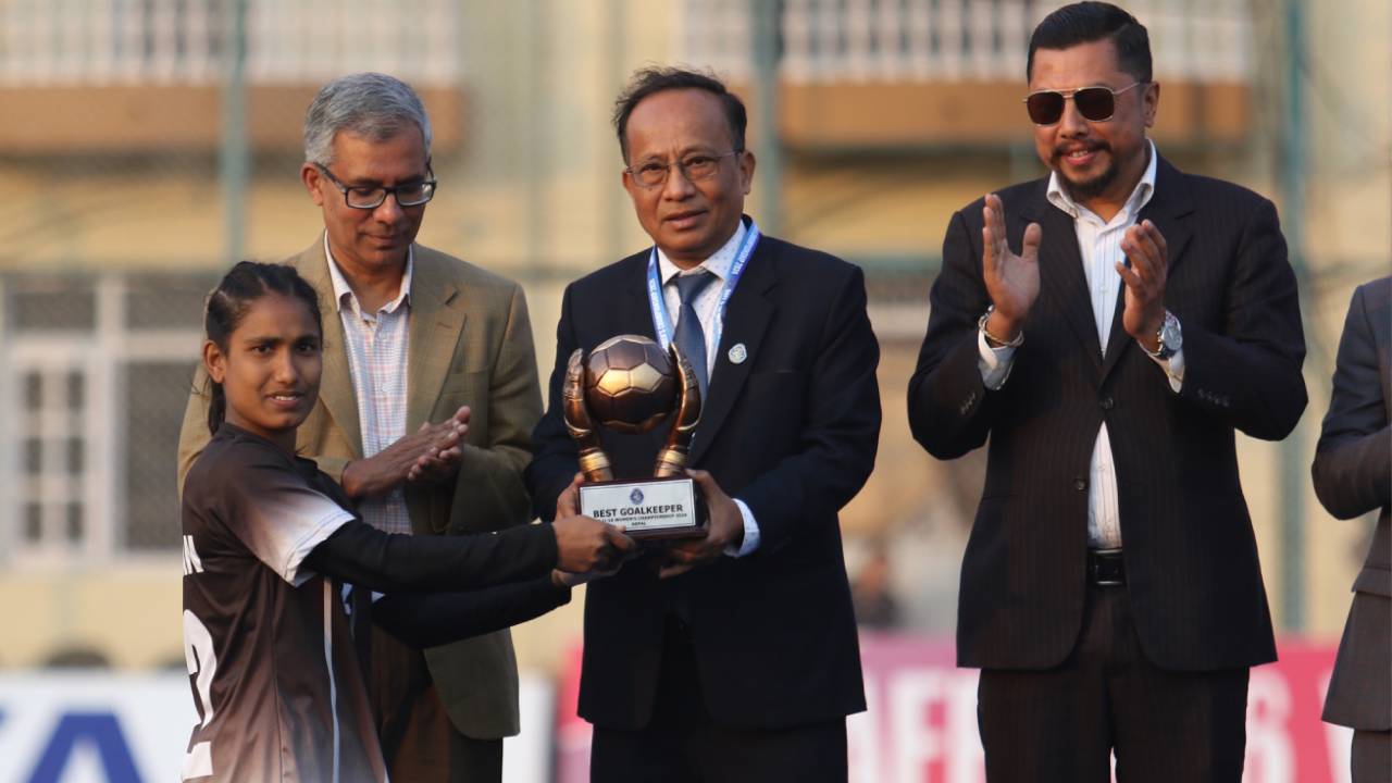 মায়ের আয়ে চলে সংসার, বাবার সাহসে বিশ্বজয়