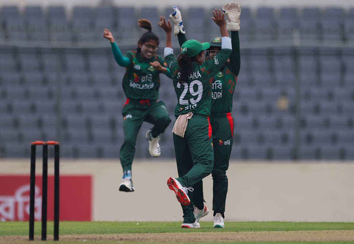 টাইগ্রেসদের ঘূর্ণিতে চাপের মুখে অস্ট্রেলিয়া, দেখে নিন সর্বশেষ আপডেট 