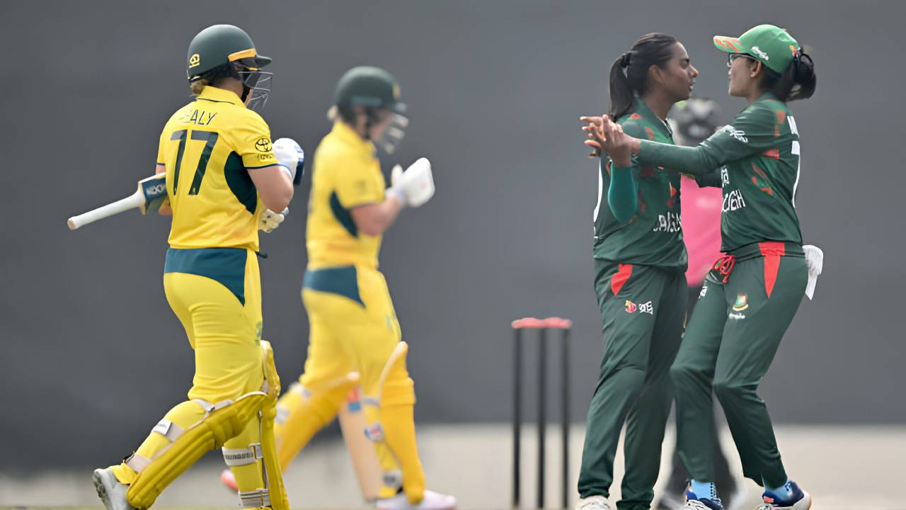 বাংলাদেশকে যত রানের টার্গেট দিল অস্ট্রেলিয়া 
