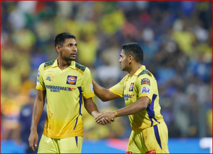 ৪ ওভারে ৫৫ রান দিয়েও ম্যাচের জয়ের পর প্রশংসায় ভাসছেন মুস্তাফিজ