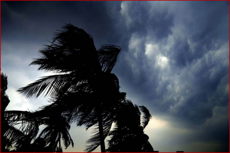 আজ রাত ১ টার মধ্যে যেসব জেলায় ৮০ কিলোমিটার বেগে ঝড় হতে পারে জানাল আবহাওয়া অফিস