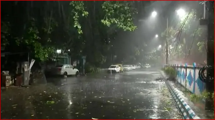 আজ রাতে যেসব এলাকায় হতে পারে ঝড় ও শিলাবৃষ্টি জানালো আবহাওয়া অফিস