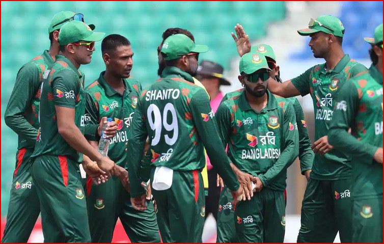 সিরিজ বাঁচাতে ম্যাচে ৩ চমক দিয়ে দল ঘোষণা করল কোচ হাথুরু