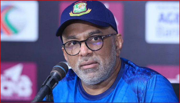 মেয়াদ শেষের আগেই চাকুরি হারাচ্ছেন হাথুরু, বিরক্ত বিসিবি হার্ড লাইনে