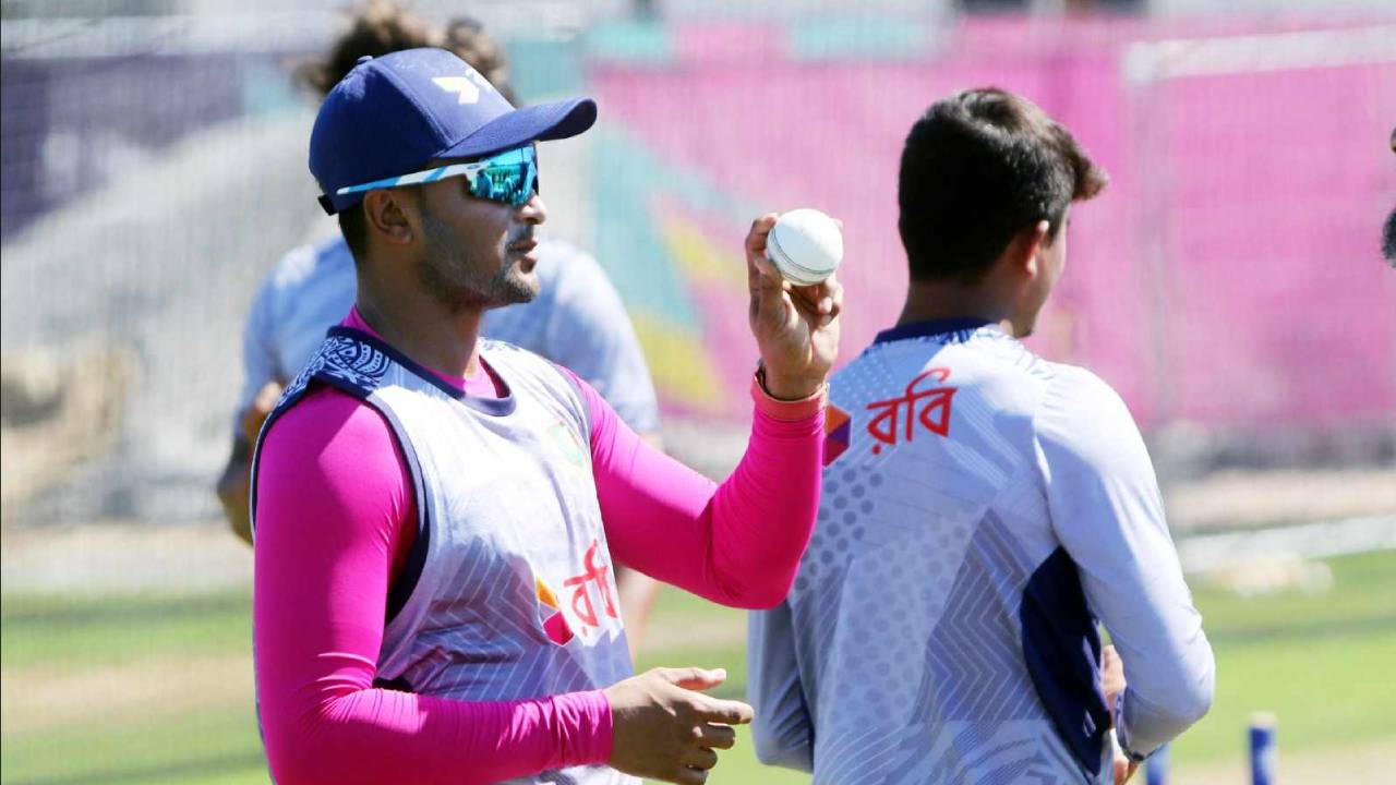 বাংলাদেশ ক্রিকেট টিম কে ‘মায়ের দোয়া টিম’ বললেন সাকিব