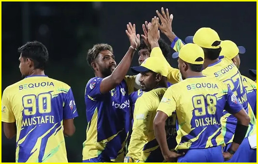 হাড্ডাহাড্ডি লড়াইয়ে শেষ হল মুস্তাফিজের ডাম্বুলা স্ট্রাইকার্সের হাইভোল্টেজ ম্যাচ, দেখে নিন ফলাফল