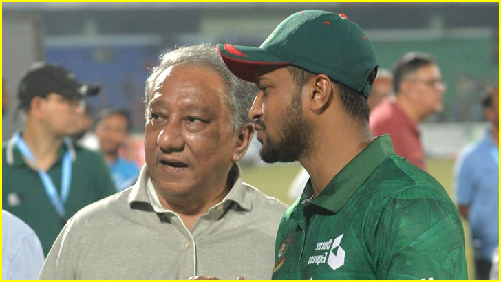 ব্যার্থ বিশ্বকাপ শেষে নিজের ক্যারিয়ারের ভবিষ্যৎ নিয়ে অবাক করা তথ্য দিলেন সাকিব