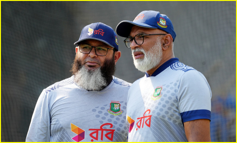 বাংলাদেশের কোচ মুশতাকে হারাচ্ছে বাংলাদেশ! 