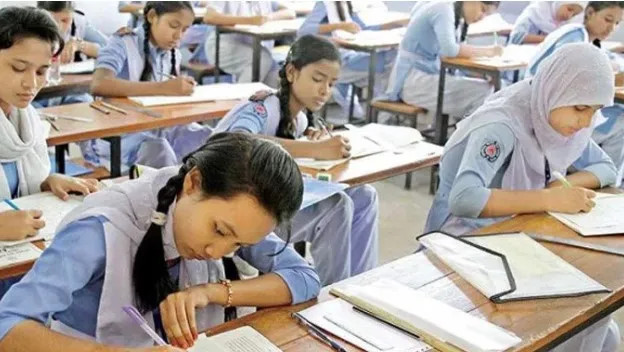হঠাৎ স্থগিত হলো চলতি এইচএসসি পরীক্ষা 
