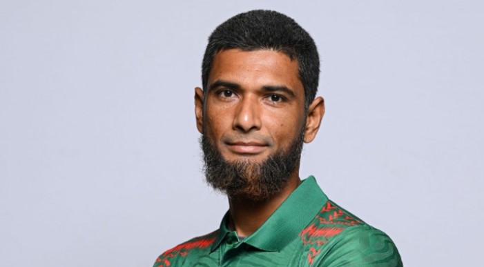 কোটা আন্দোলন নিয়ে ফেসবুকে স্ট্যাটাস দিয়ে কঠিন তোপের মুখে মাহমুদউল্লাহ রিয়াদ
