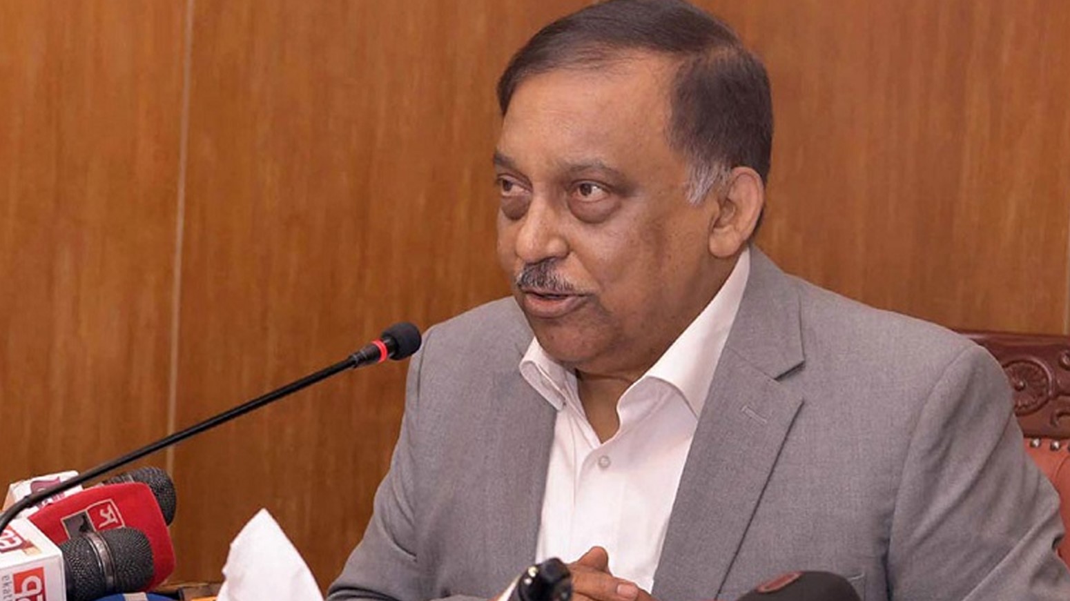 এইমাত্র পাওয়াঃ ঢাকাসহ চার জেলায় কারফিউ নিয়ে নতুন সিদ্ধান্ত
