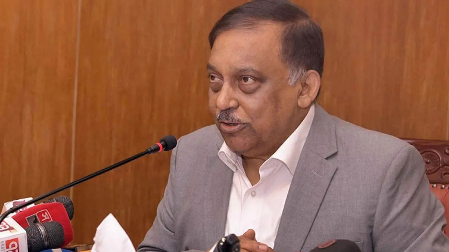 এইমাত্র পাওয়াঃ ঢাকাসহ চার জেলায় কারফিউ নিয়ে নতুন সিদ্ধান্ত
