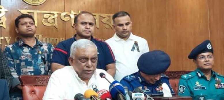 সারাদেশে অনির্দিষ্টকালের জন্য কারফিউ শুরু, দেখেনিন কখন থেকে শুরু
