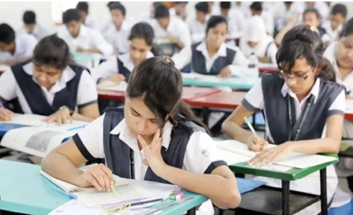 এইমাত্র পাওয়াঃ স্থগিত হওয়া এইচএসসি পরীক্ষা আবার শুরু
