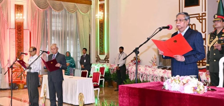 আগামিকাল অন্তর্বর্তী সরকারে যুক্ত হচ্ছেন আরও ৫ উপদেষ্টা
