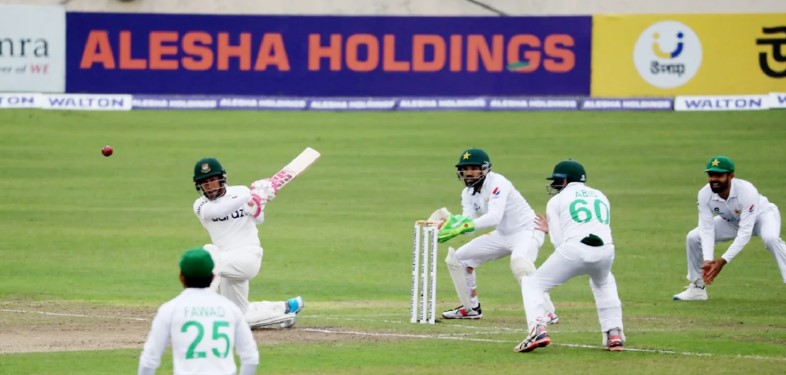 শেষ হলো বাংলাদেশ ও পাকিস্তানের ৩য় দিনের খেলা, দেখেনিন ফলাফল
