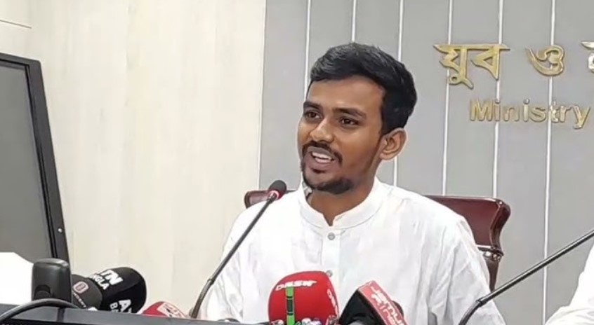 নতুন করে আরও যে মন্ত্রণালয়ের দায়িত্ব পেলেন ক্রীড়া উপদেষ্টা আসিফ মাহমুদ
