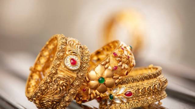বিশ্ববাজারে সোনার দামে নতুন রেকর্ড