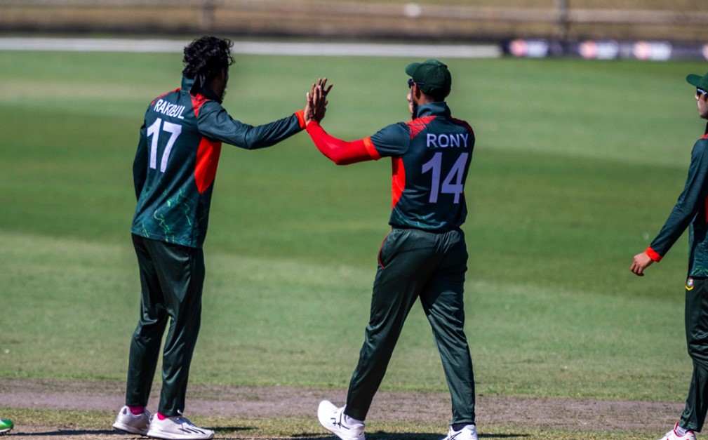 টান টান উত্তেজনায় শেষ হলো বাংলাদেশ-অ্যাডিলেড স্ট্রাইকার্স এর ফাইনাল ম্যাচ; দেখেনিন সর্বশেষ স্কোর