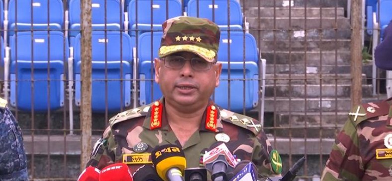 শেখ হাসিনার পদত্যাগের আগে যেভাবে পরিস্থিতি সামাল দিয়েছিলেন সেনাপ্রধান
