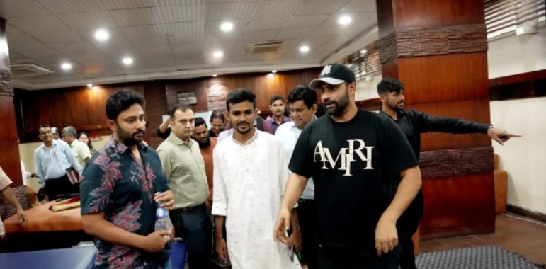 বিসিবির সংস্কার নিয়ে অবিশ্বাস্য কথা বললেন ক্রীড়া উপদেষ্টা আসিফ মাহমুদ
