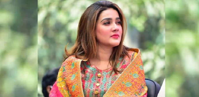 মানবিক এই দুর্যোগে বন্যার্তদের নিয়ে ফেসবুকে অসাধারণ স্ট্যাটাস দিলেন : চিত্র নায়িকা মাহি