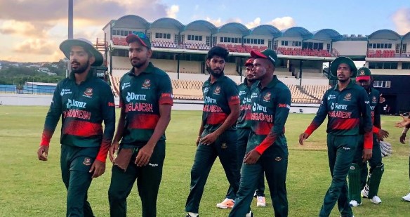 চমক দিয়ে আগামিকাল পাকিস্তানের বিপক্ষে ওয়ানডে ম্যাচের জন্য বাংলাদেশের শক্তিশালী স্কোয়াড ঘোষণা

