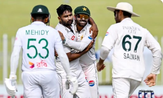 চরম উত্তেজনায় শেষ হলো বাংলাদেশ-পাকিস্তান ২য় টেস্টের ৩য় দিনের খেলা, দেখেনিন ফলাফল