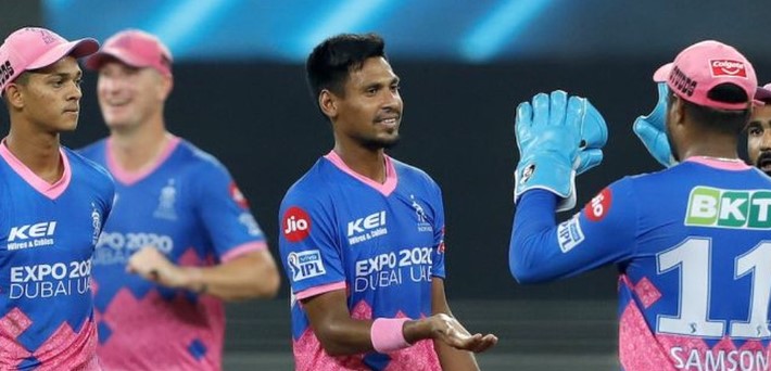 আইপিএল মেগা নিলামের আগেই হঠাৎ করে মুস্তাফিজকে বার্তা পাঠালো রাজস্থান রয়েলস
