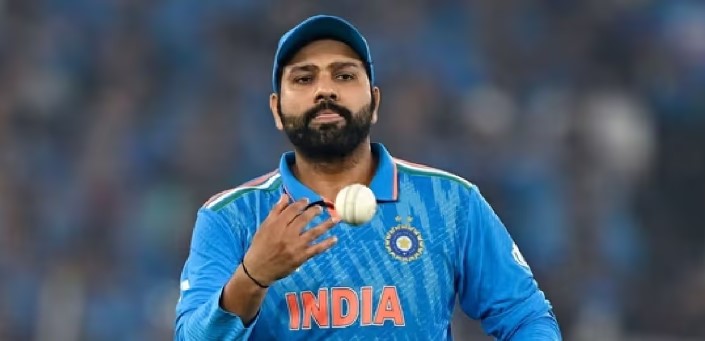 বাংলাদেশের এক ক্রিকেটারকে ভারতের ড্রেসিংরুমে ডেকেছিলেন রোহিত শর্মা, এরপর যা ঘটলো
